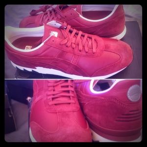 SOLD....New, Onitsuka Tiger sz.10.5 M /12W